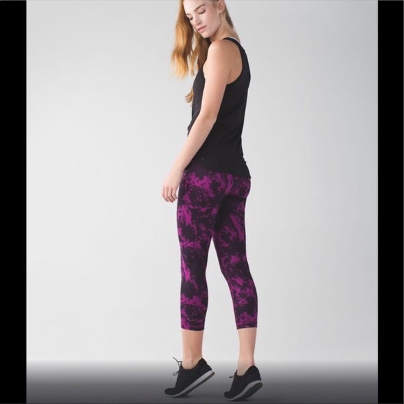 Lululemon Tie Dye Wunder Under Crop - Picture 2 of 10